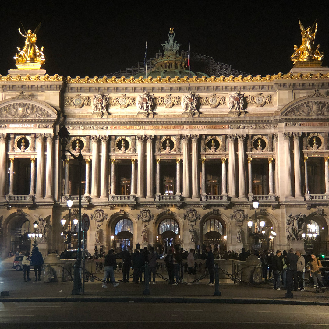 Ópera Garnier recorrido en el bus de noche en París