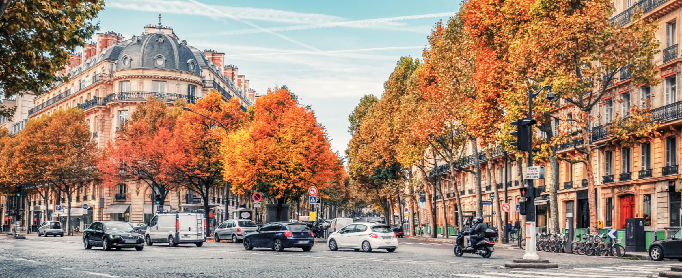 Ciudad de París en otoño