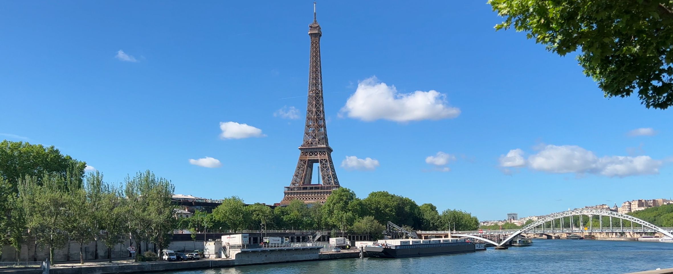 El río Sena desde un puente de París un día de diciembre