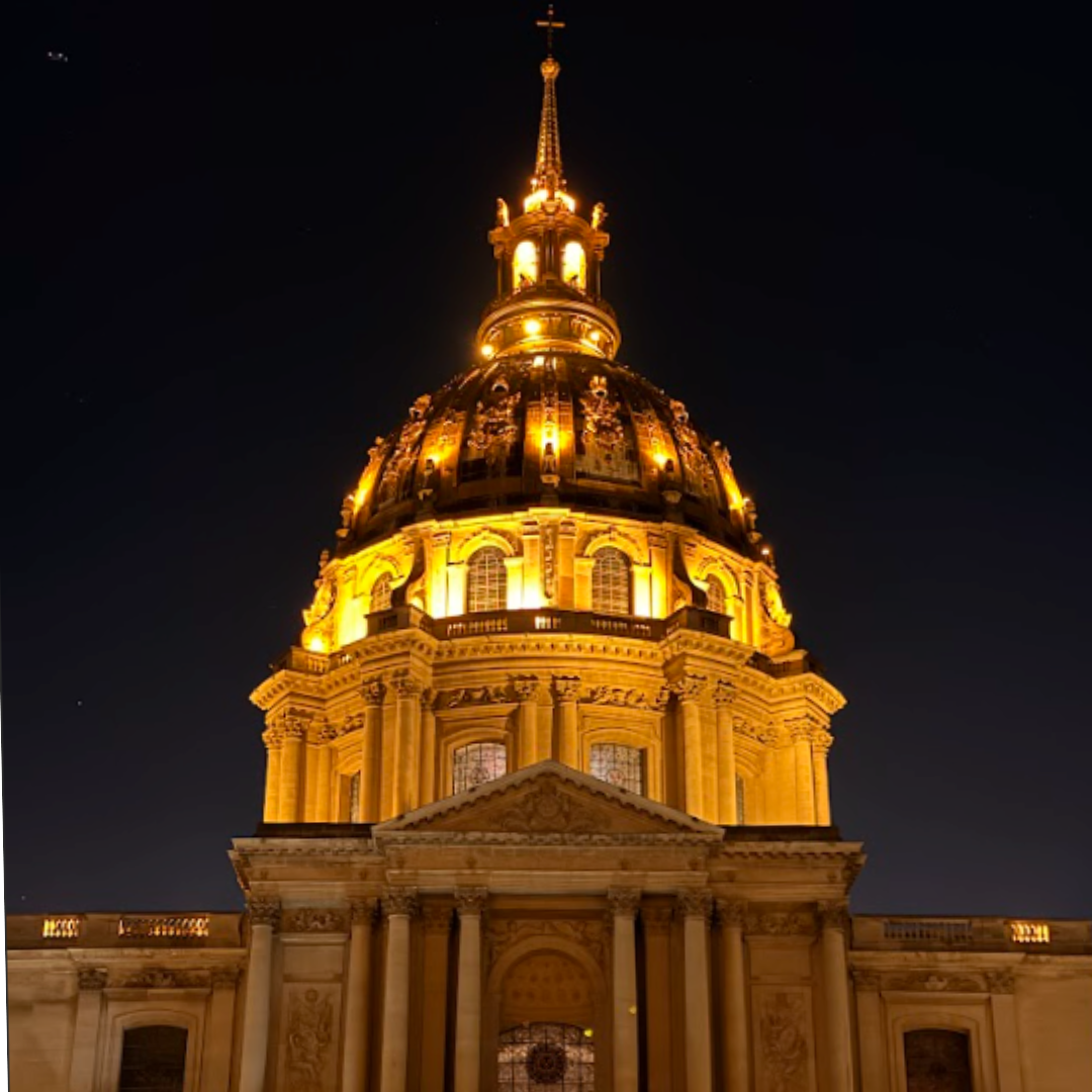 espectaculo_aura_invalidos Vista de los Inválidos de noche durante el espectáculo AURA.