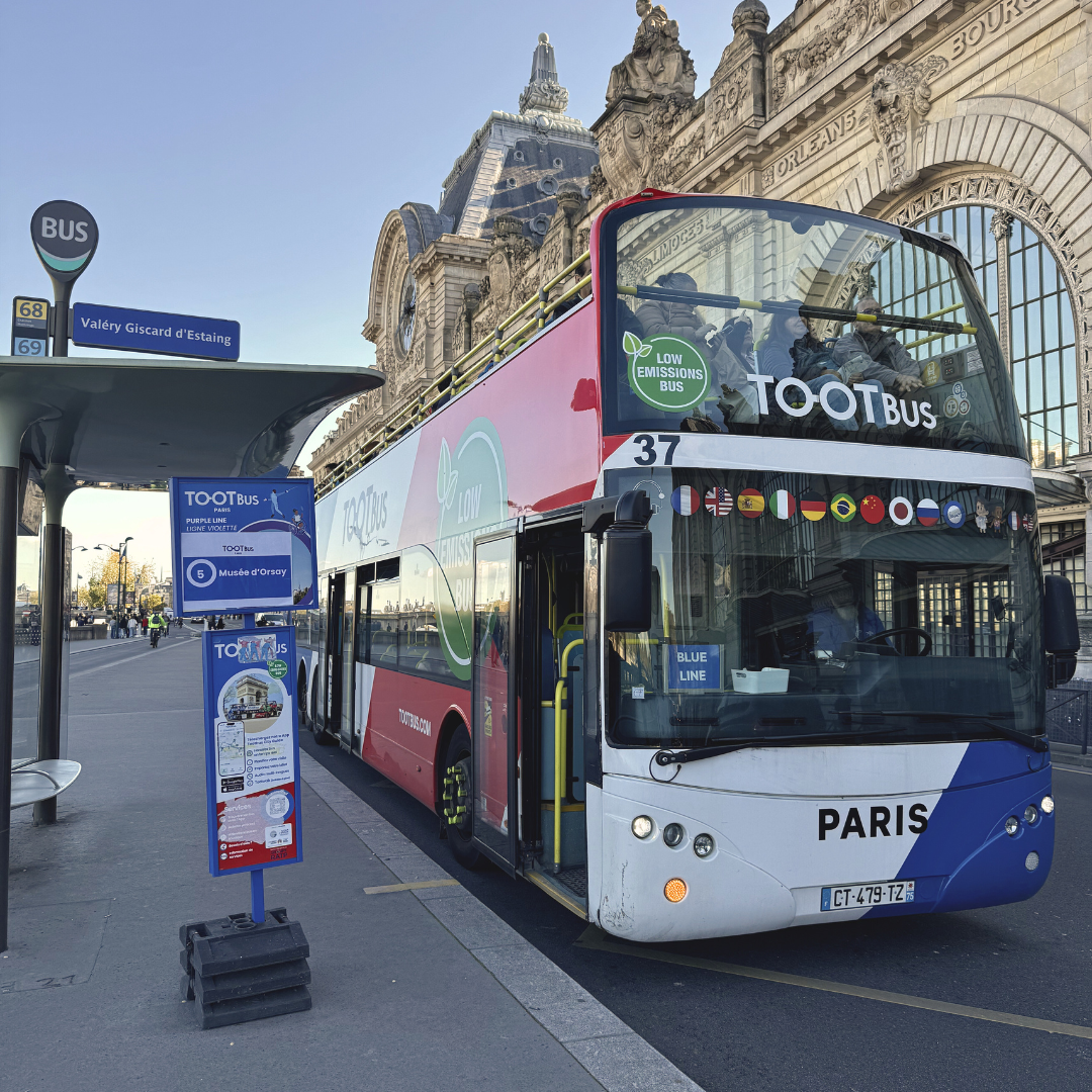 Paseo en bus turístico de París.