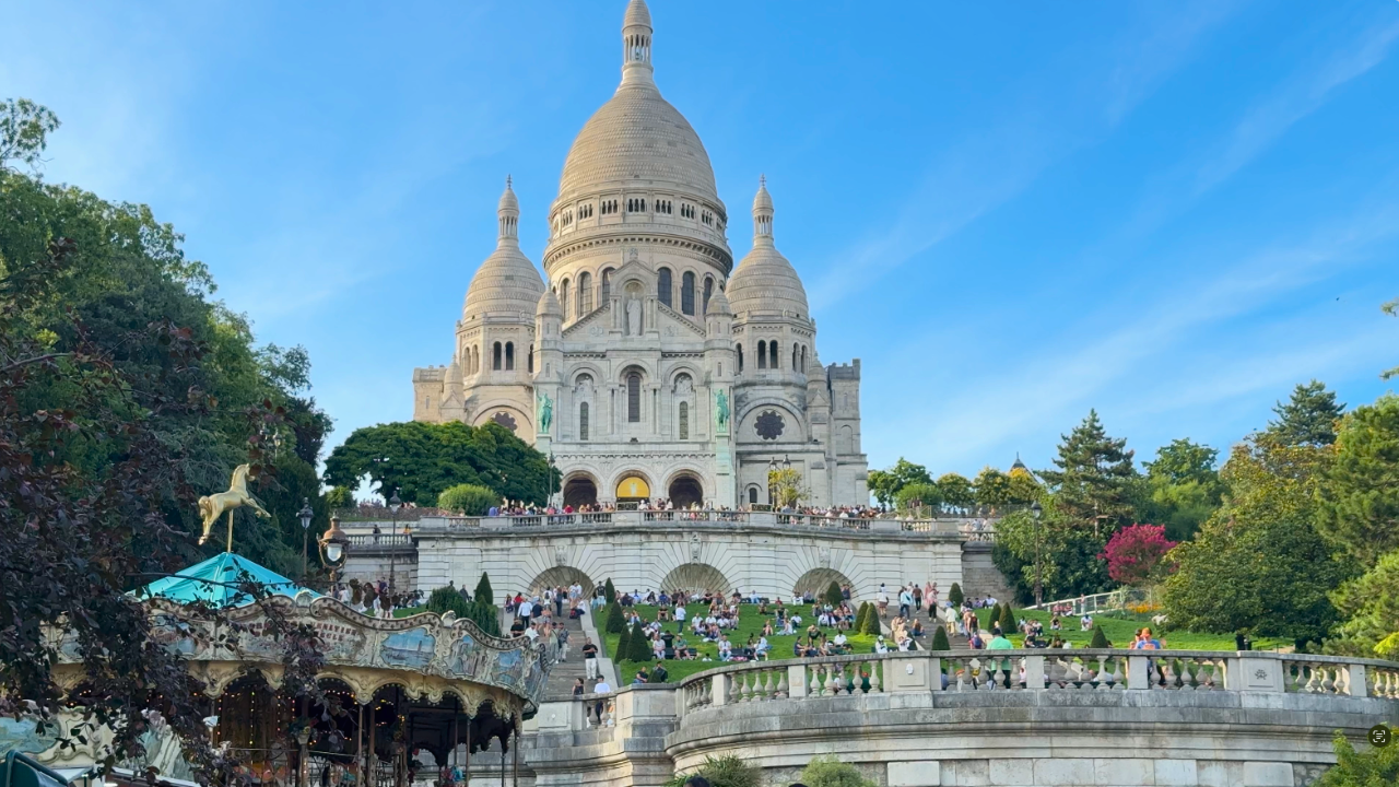 El Sagrado corazón durante el verano en París.