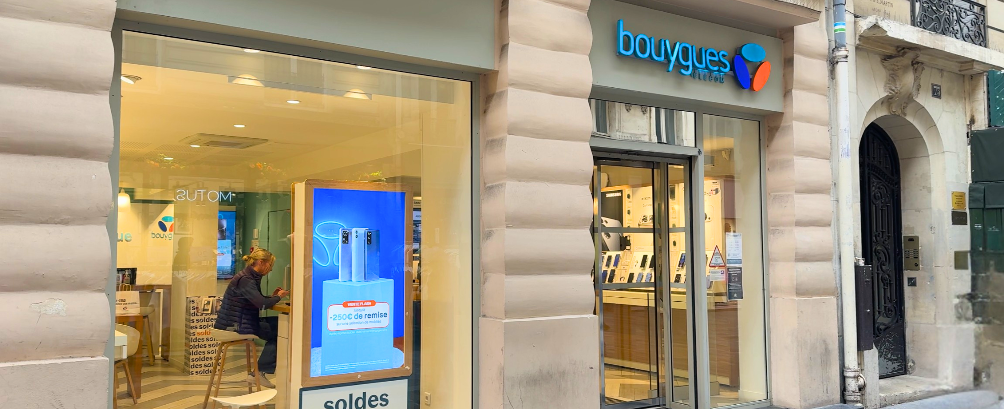 Tienda de SIM en París.