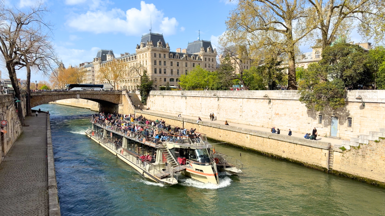 Crucero por el Sena en Junio. 