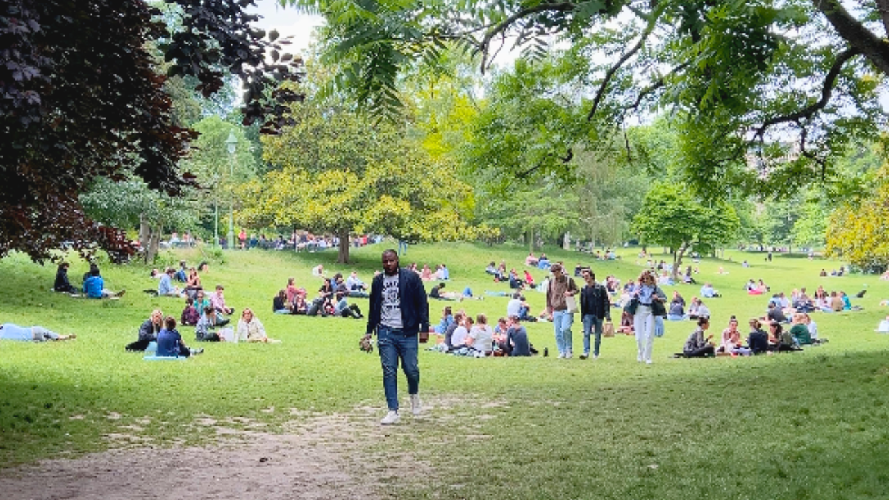 Pic nic en el parque Monceau.