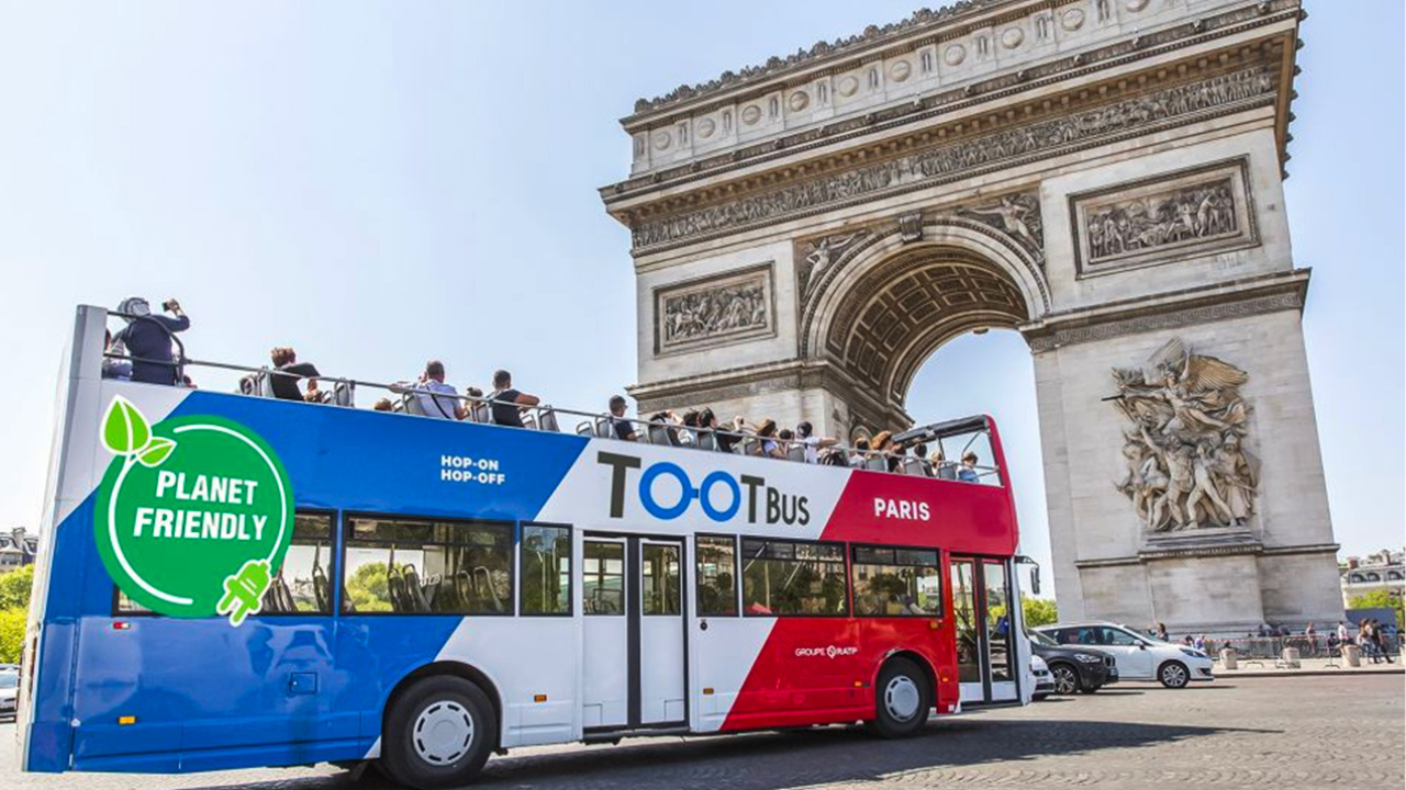 bus turístico en junio París<br />
